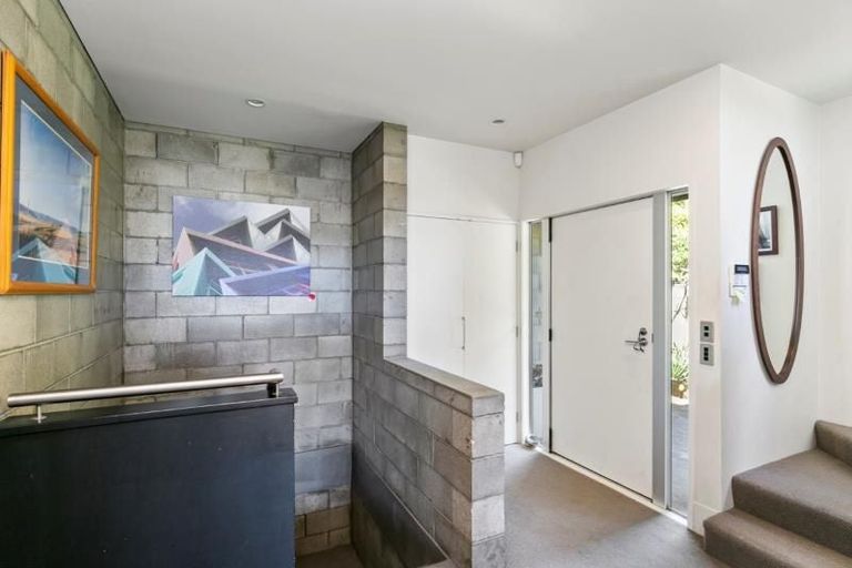 Photo of property in 79 Mantell Street, Seatoun, Wellington, 6022