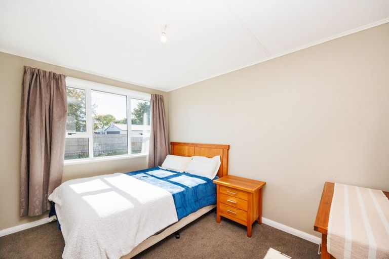 Photo of property in 11 Hendon Place, West End, Palmerston North, 4412