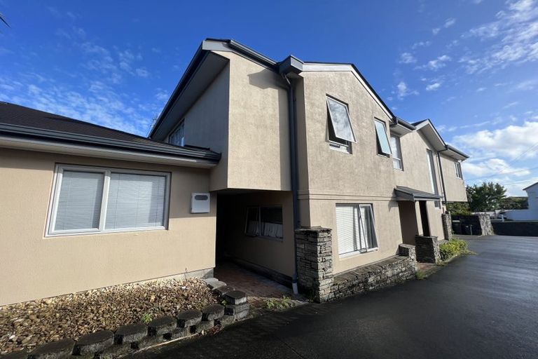 Photo of property in 19 East Coast Road, Milford, Auckland, 0620