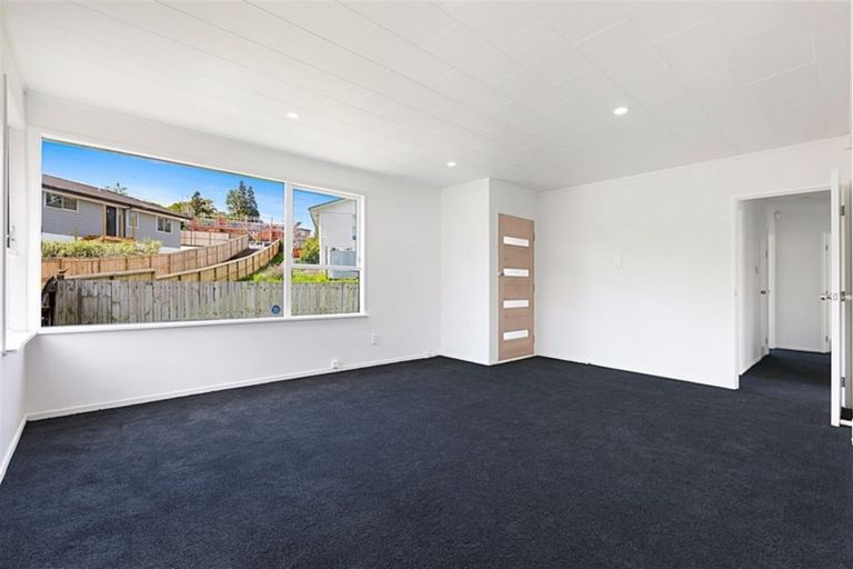 Photo of property in 25 Hewlett Road, Massey, Auckland, 0614