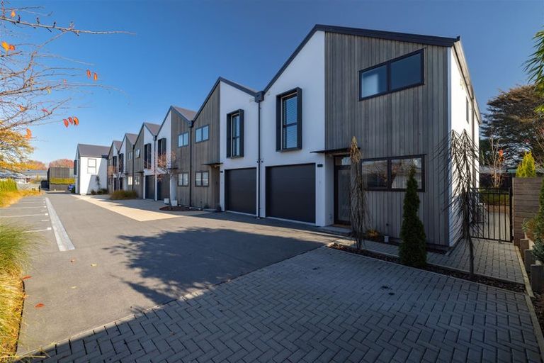 Photo of property in 7/9 Edgeware Road, St Albans, Christchurch, 8014