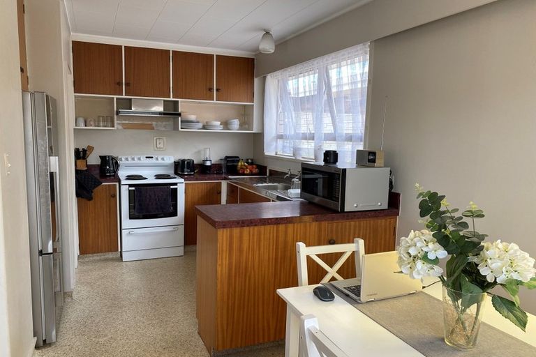 Photo of property in 2/31 Middle Road, Havelock North, 4130