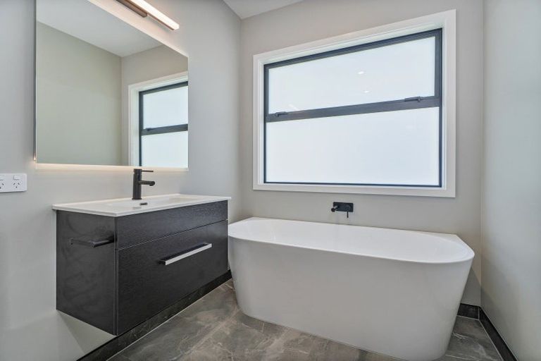 Photo of property in 17 Kahu Crescent, Whitianga, 3510