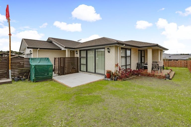 Photo of property in 117 Parkhaven Drive, Rosehill, Papakura, 2113