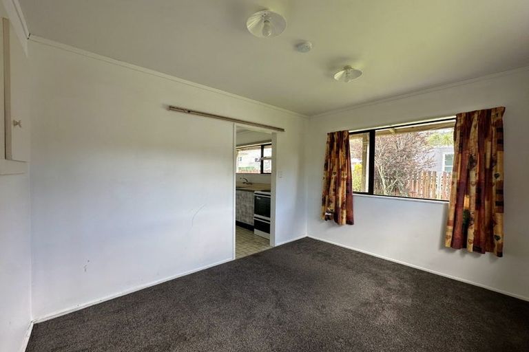 Photo of property in 396 Stokes Valley Road, Stokes Valley, Lower Hutt, 5019