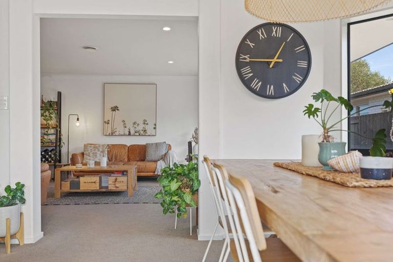 Photo of property in 11 Gibson Place, Papamoa Beach, Papamoa, 3118