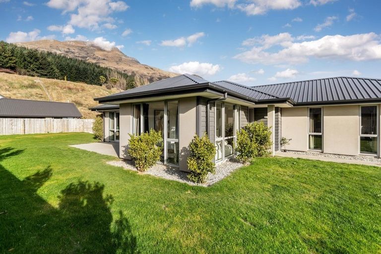 Photo of property in 52 Risinghurst Terrace, Lower Shotover, Queenstown, 9304