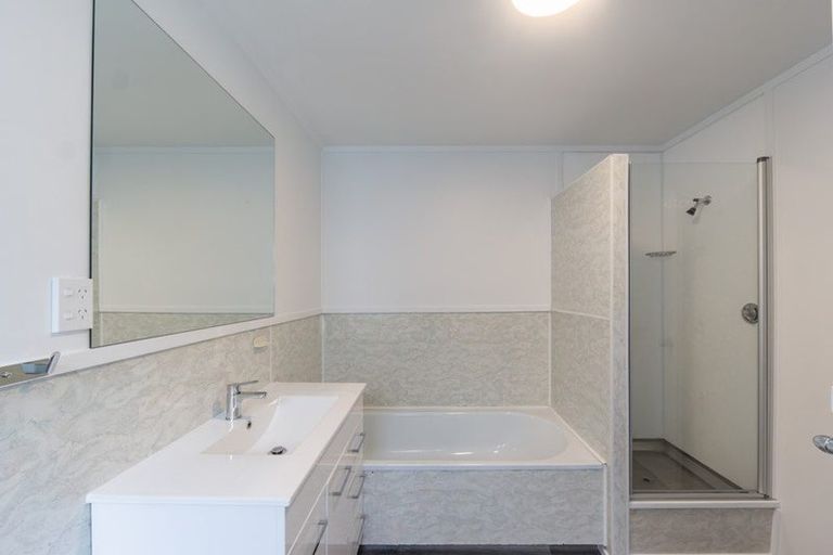 Photo of property in 3/2 Ruakiwi Road, Hamilton Lake, Hamilton, 3204