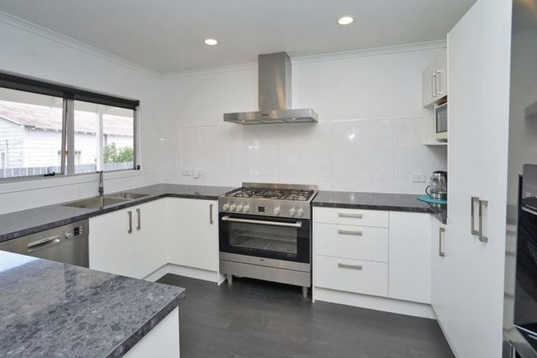 Photo of property in 15 Walsh Street, Forest Lake, Hamilton, 3200