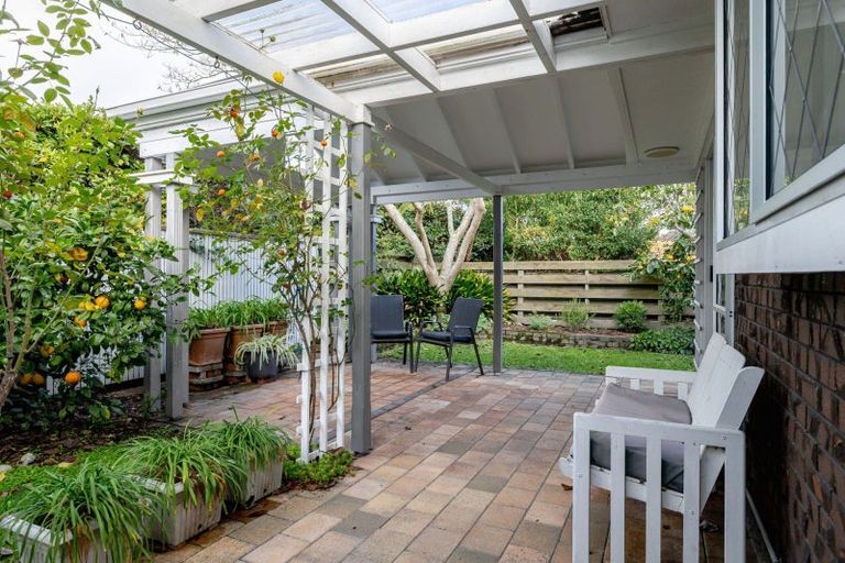 Photo of property in 127 Victoria Avenue, Hokowhitu, Palmerston North, 4410