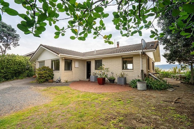 Photo of property in 43 Field Way, Waikanae Beach, Waikanae, 5036