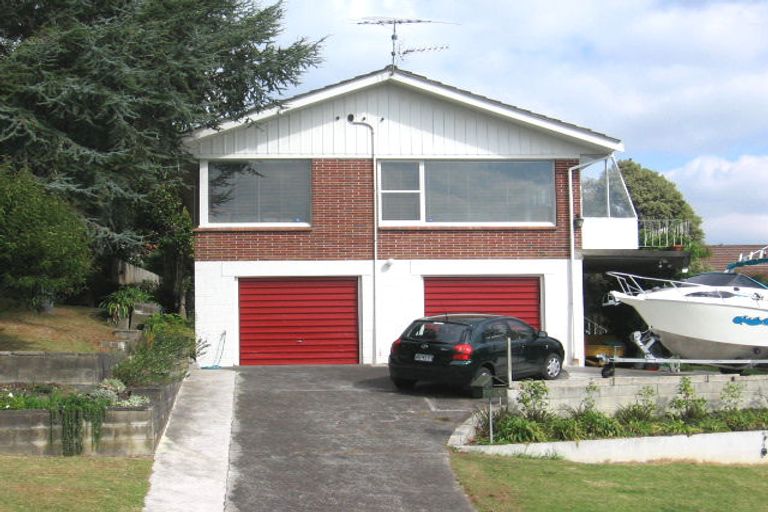 Photo of property in 2/4 Glenwood Avenue, Birkenhead, Auckland, 0626
