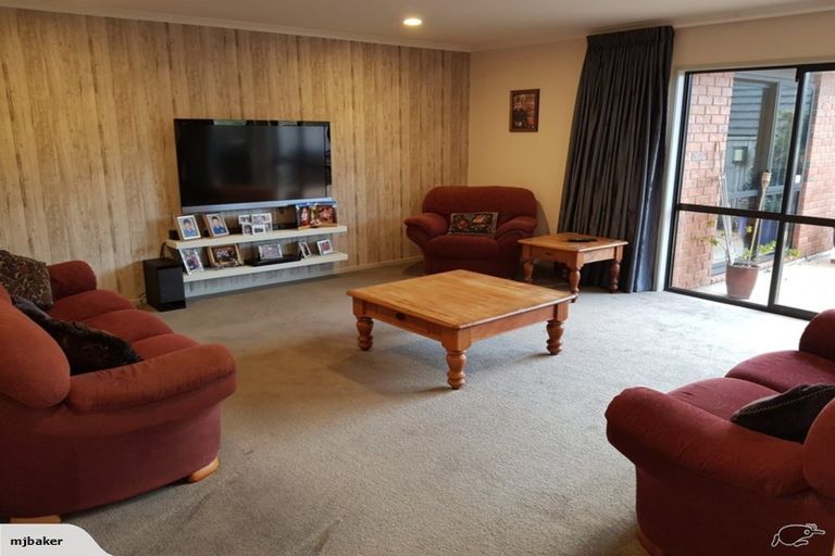 Photo of property in 24 Ainslee Street, Highlands Park, New Plymouth, 4312