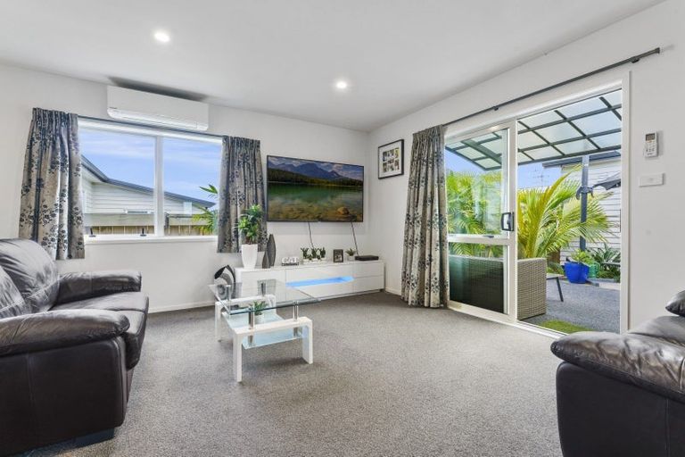 Photo of property in 11 Kamahi Crescent, Papamoa Beach, Papamoa, 3118