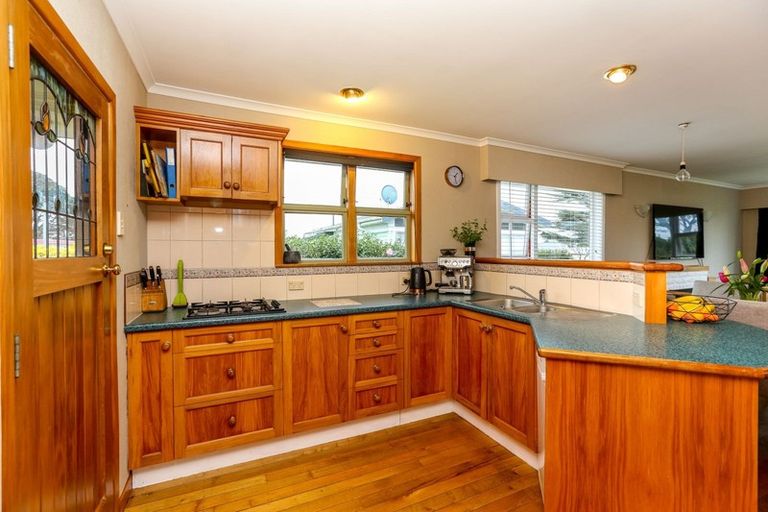 Photo of property in 246 Huatoki Street, Upper Vogeltown, New Plymouth, 4310