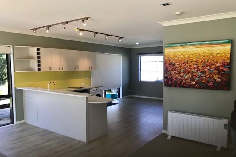 Photo of property in 68 Shelter Drive, Greenhithe, Auckland, 0632