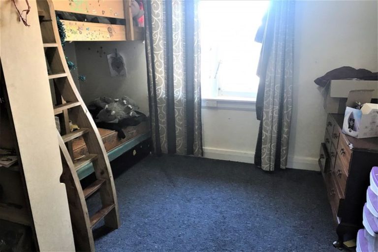 Photo of property in 14 Saxton Street, Levin, 5510