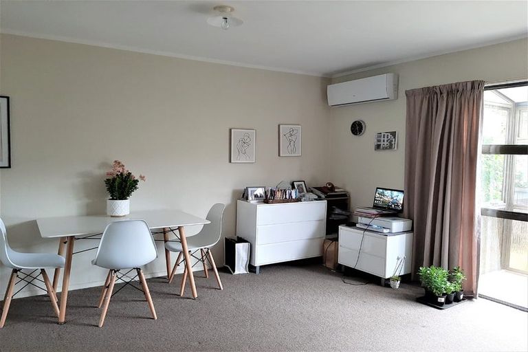 Photo of property in 3/2 Burdendale Grove, Churton Park, Wellington, 6037