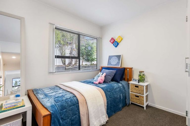 Photo of property in 2/181 Rangatira Road, Beach Haven, Auckland, 0626