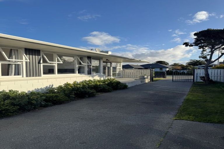 Photo of property in 6 Royalist Avenue, North New Brighton, Christchurch, 8083