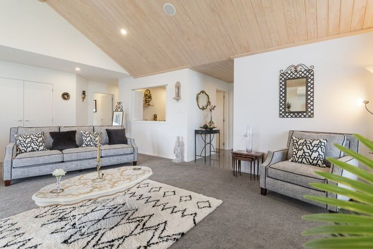 Photo of property in 16 Riverside Place, Katikati, 3129