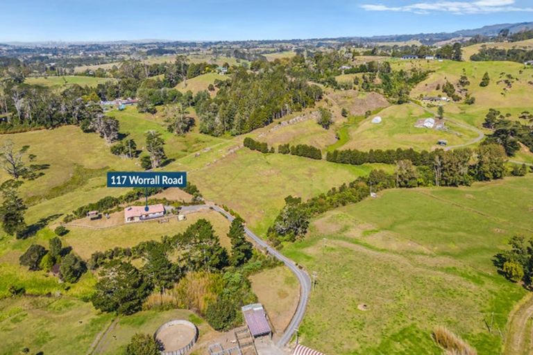 Photo of property in 117 Worrall Road, Kumeu, 0891