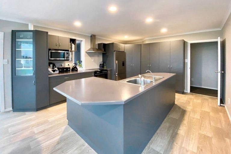 Photo of property in 20 Monteith Street, Halcombe, 4779