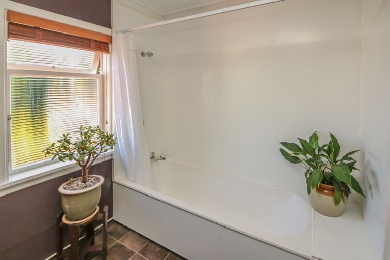 Photo of property in 67 Mako Mako Road, Levin, 5510