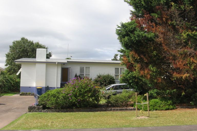 Photo of property in 26 Laura Street, Kelston, Auckland, 0602