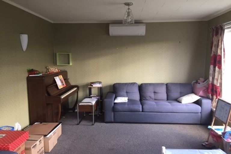Photo of property in 24 Bell Street, Tawa, Wellington, 5028