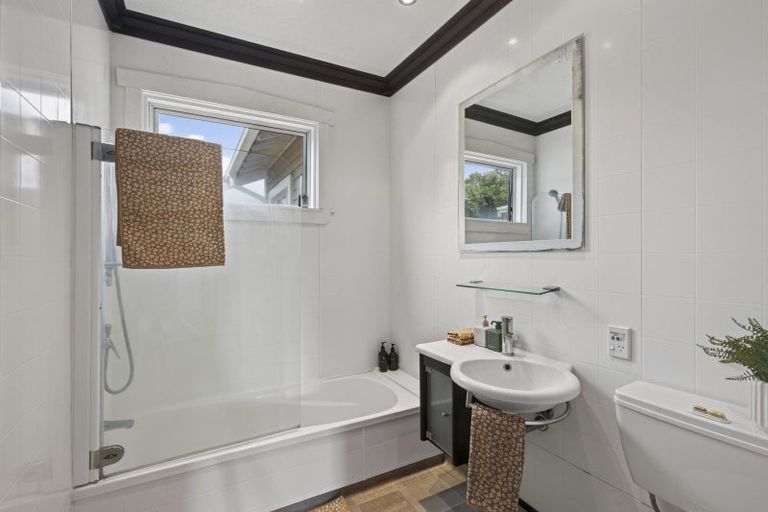 Photo of property in 14 Ngaio Street, Strandon, New Plymouth, 4312