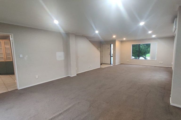 Photo of property in 36 Cyril French Drive, Flat Bush, Auckland, 2016