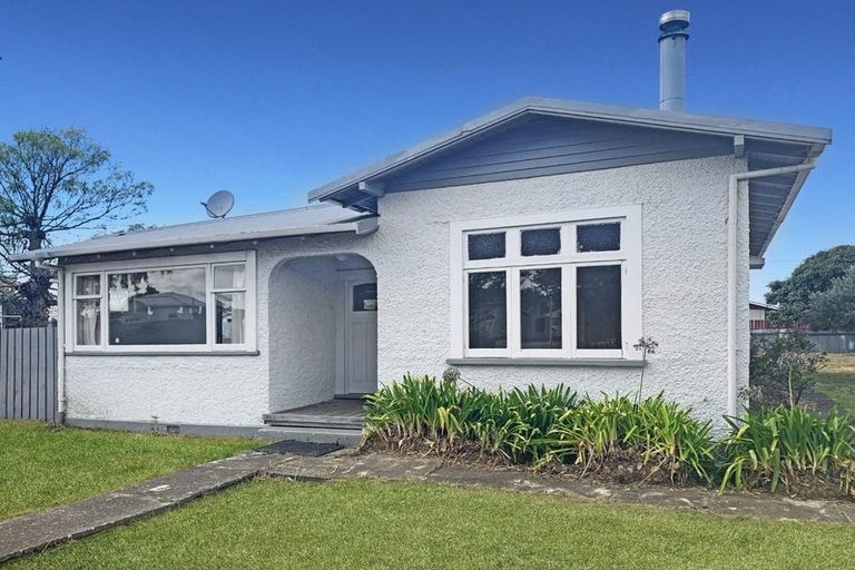 Photo of property in 32 Tennyson Street, Dannevirke, 4930