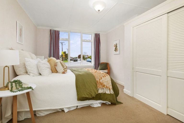 Photo of property in 14 Oxford Street, Tawa, Wellington, 5028