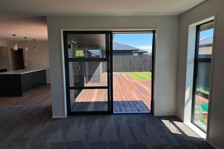 Photo of property in 10 Pierce Street, Marshland, Christchurch, 8083