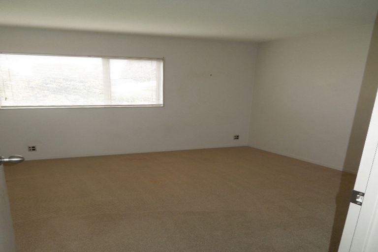 Photo of property in 11/103 Swanson Road, Henderson, Auckland, 0610