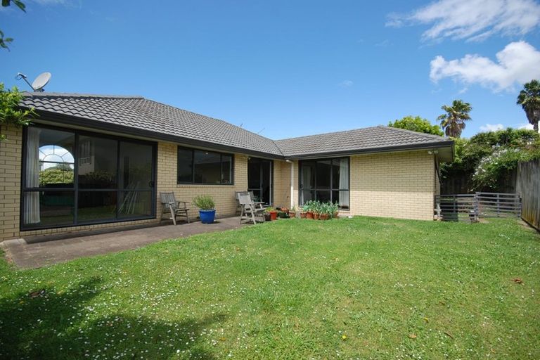 Photo of property in 3 Bluestone Rise, Rosedale, Auckland, 0632