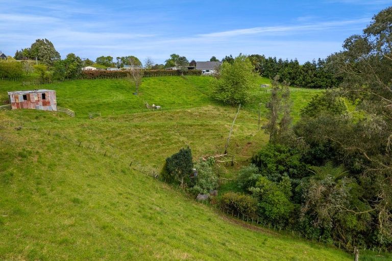 Photo of property in 275 Henwood Road, Paraite, New Plymouth, 4372