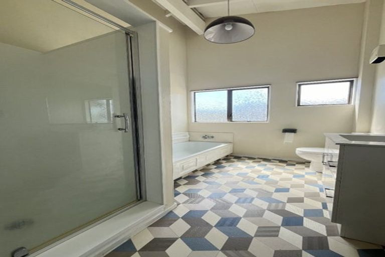 Photo of property in 1 Brora Crescent, Papakowhai, Porirua, 5024