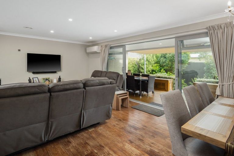 Photo of property in 6a Huia Street, Waikawa, Picton, 7220