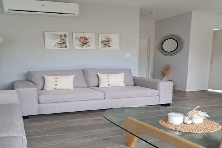 Photo of property in 29 Kaimai Avenue, Massey, Auckland, 0614