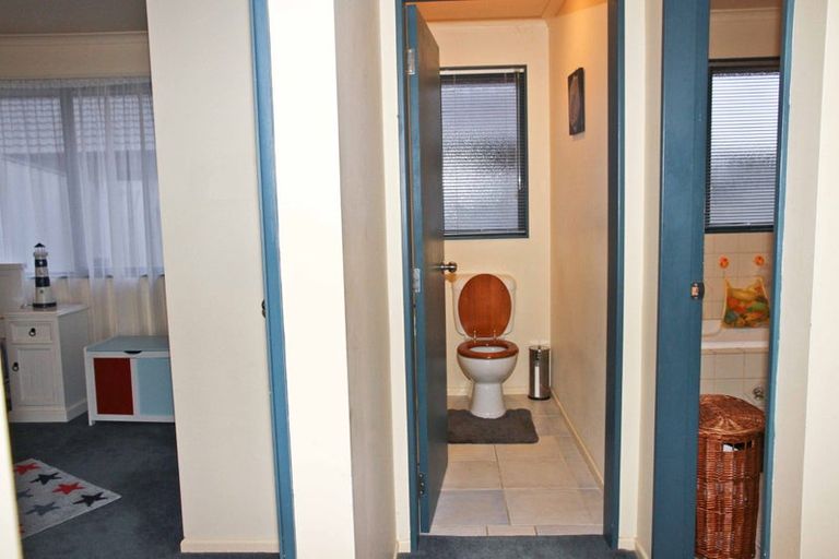 Photo of property in 2 Twickenham Place, Nawton, Hamilton, 3200