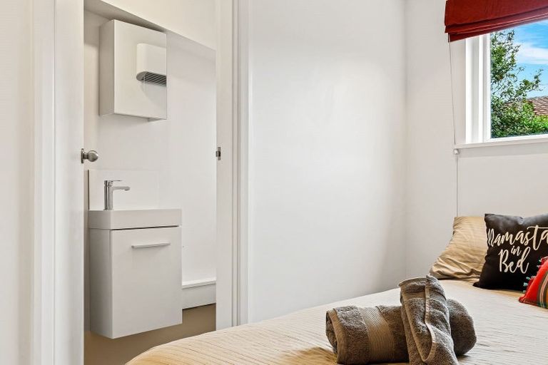 Photo of property in 2/15a Bennett Street, Saint Albans, Christchurch, 8052