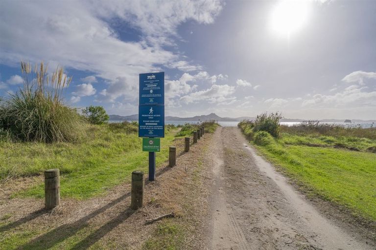 Photo of property in 108 Captain Cook Road, Cooks Beach, Whitianga, 3591
