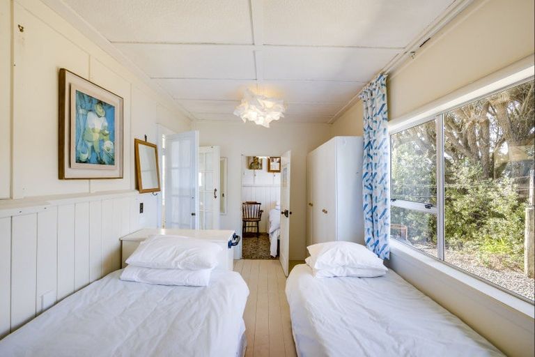 Photo of property in 10 Moori Road, Waimarama, 4294