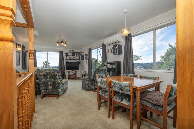 Photo of property in 10 Stallard Place, Glen Eden, Auckland, 0602