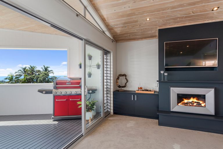 Photo of property in 1/33 Braemar Road, Rothesay Bay, Auckland, 0630