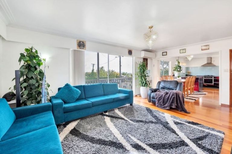 Photo of property in 92 Waimumu Road, Massey, Auckland, 0614
