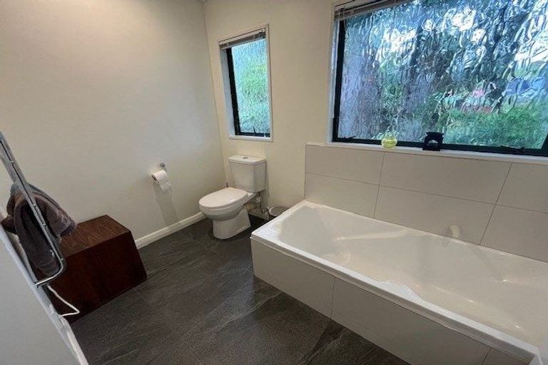 Photo of property in 2/7 Bretton Lane, Howick, Auckland, 2014