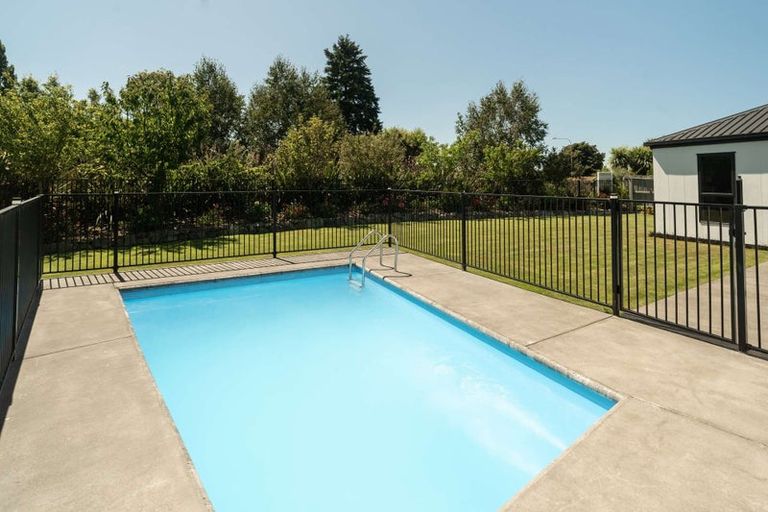 Photo of property in 17 Redhaven Rise, Netherby, Ashburton, 7700